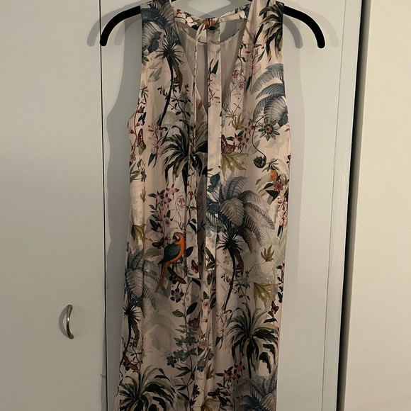 H&M satin jungle shift dress - Picture 2 of 3